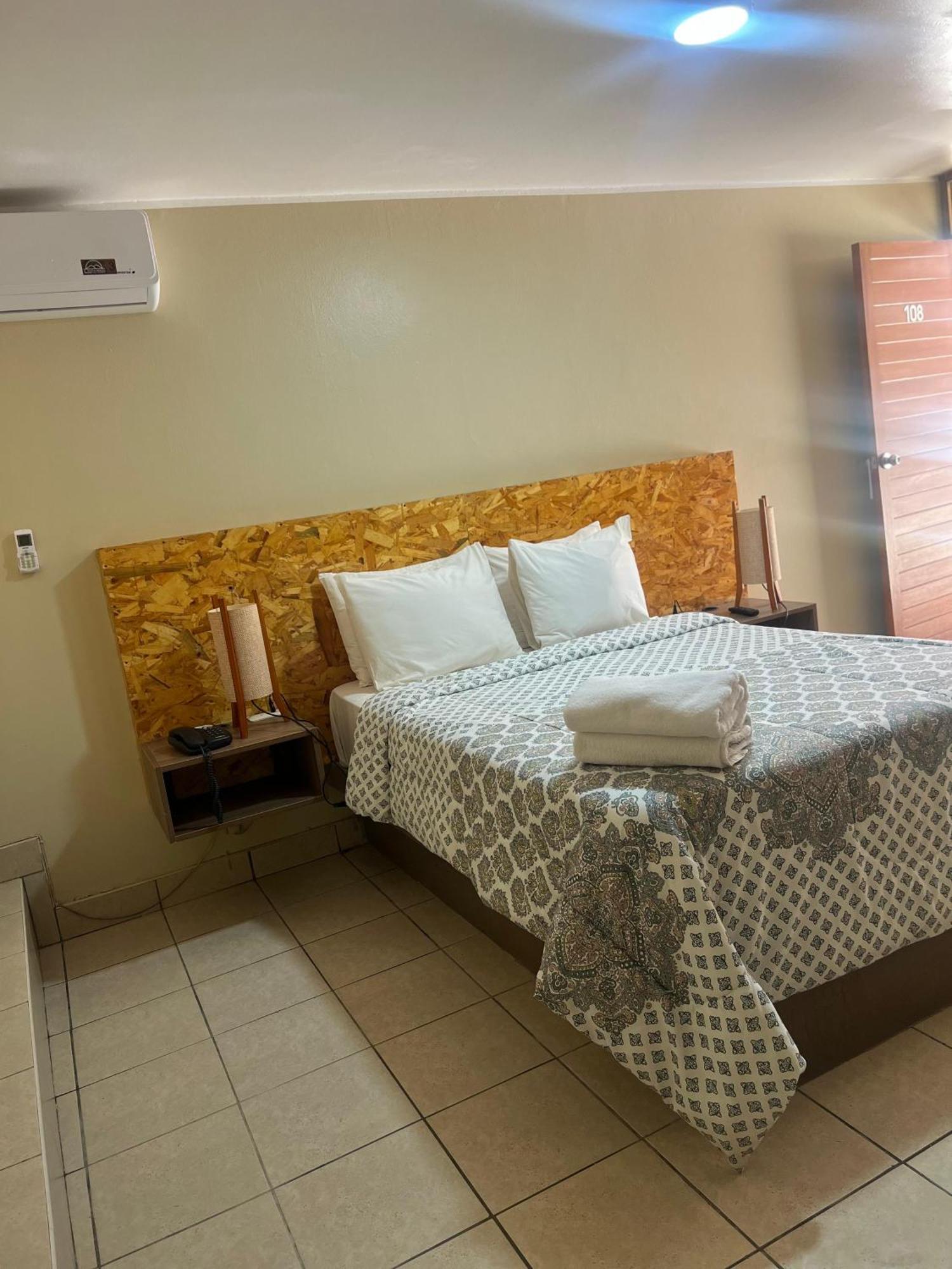 Hotel El Huacachinero Ica Bagian luar foto